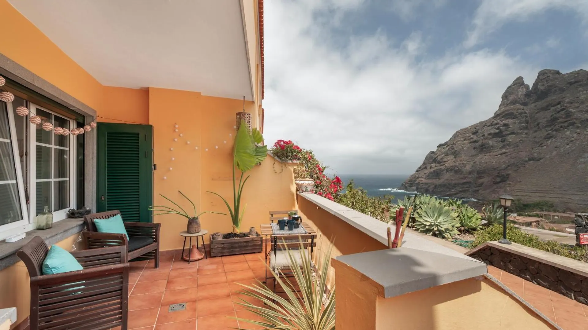 La Casa De Los Viajeros Punta Del Hidalgo Spain